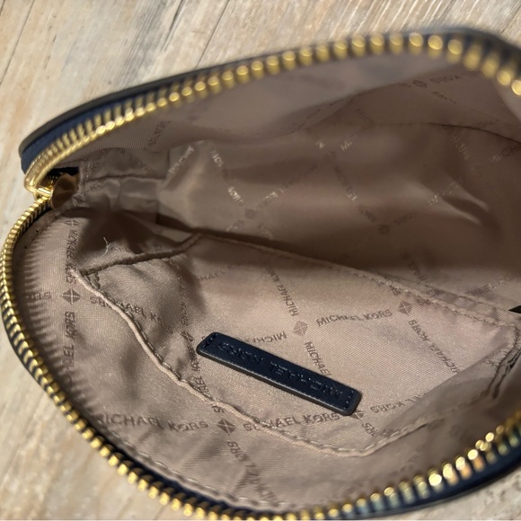 Michael Kors Black and White Floral Cosmetic Case - Picture 4 of 6